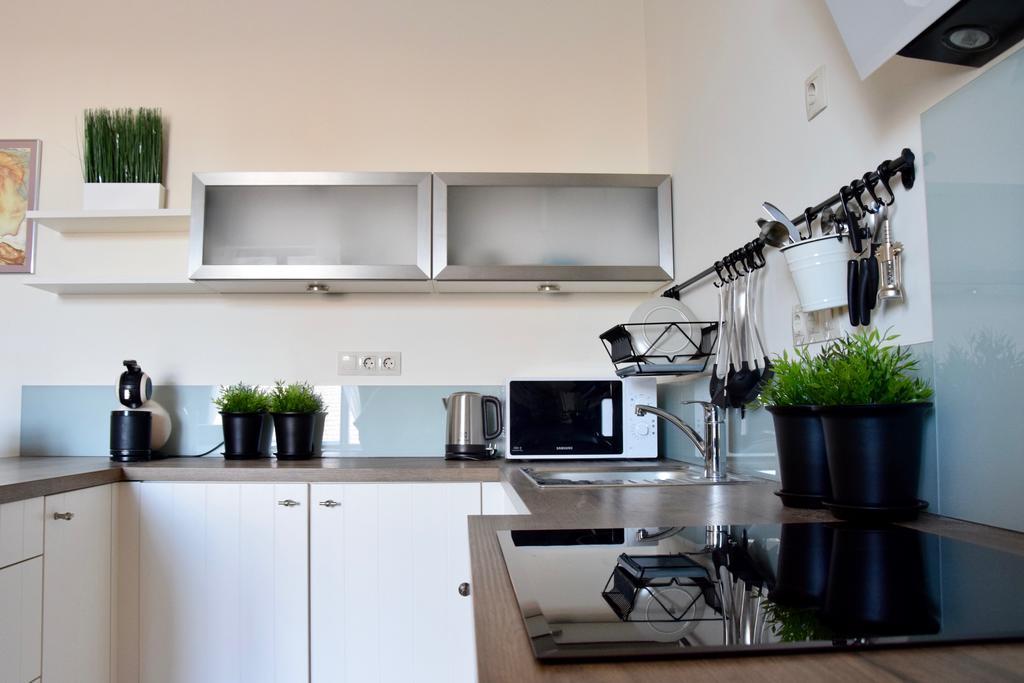 Luxury Apartment By Hi5 - Kiraly Street Suite Budapest Exteriör bild