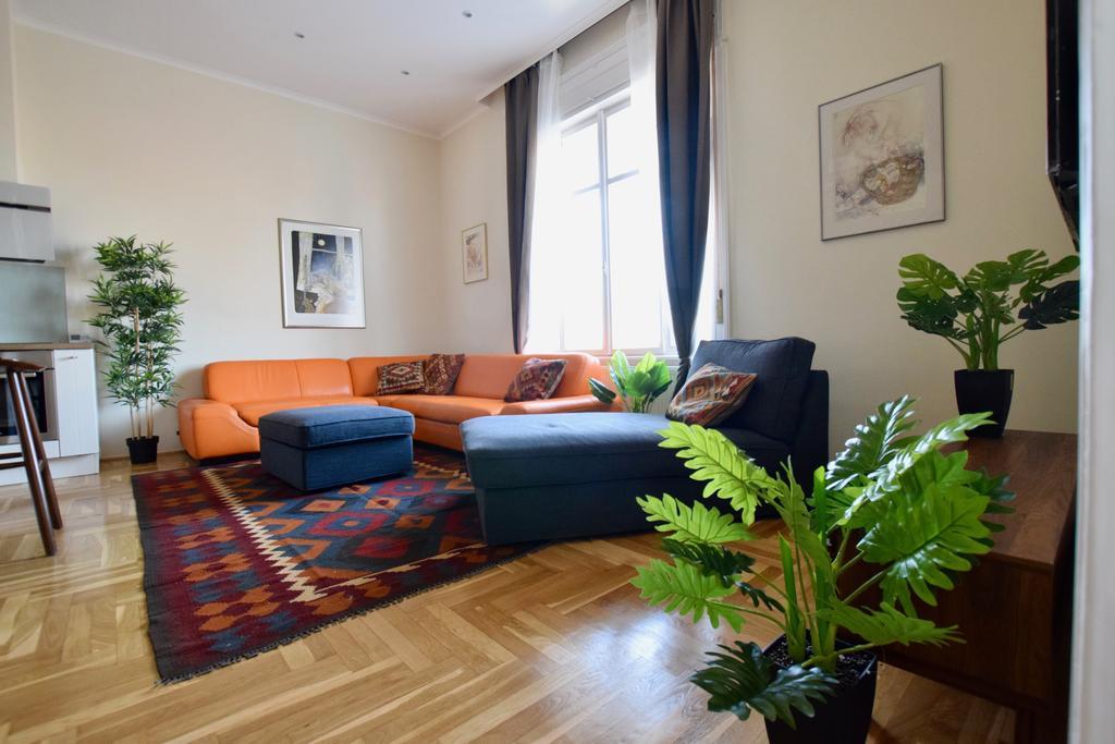 Luxury Apartment By Hi5 - Kiraly Street Suite Budapest Exteriör bild