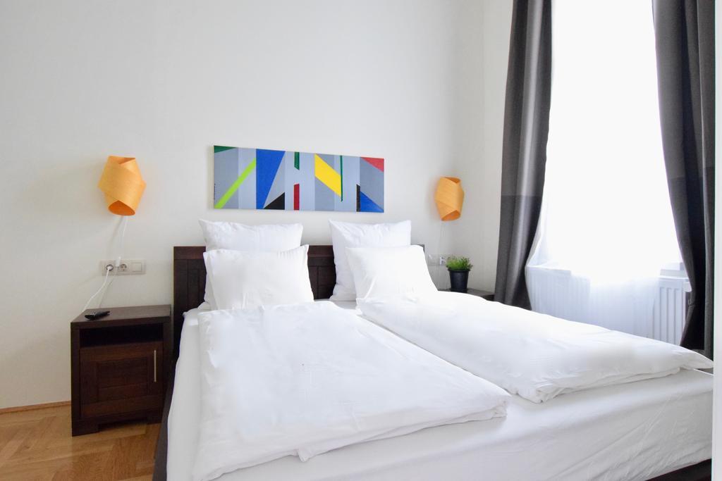 Luxury Apartment By Hi5 - Kiraly Street Suite Budapest Exteriör bild